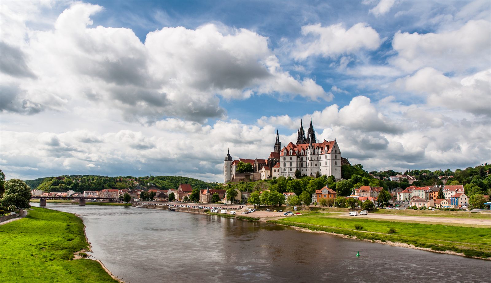 Albrechtsburg castle and Meissen Cathedral above the Elbe river